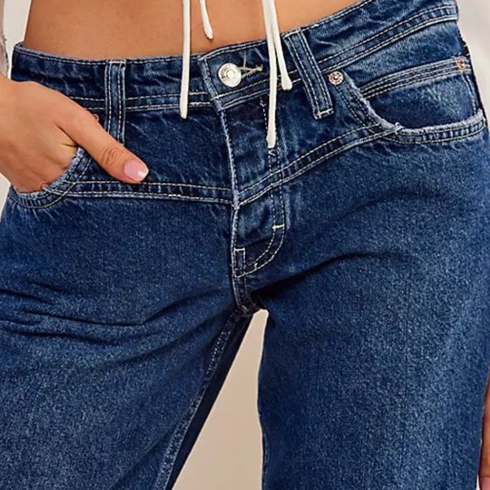 Free People Shelby lowrise boyfriend jeans size 28
